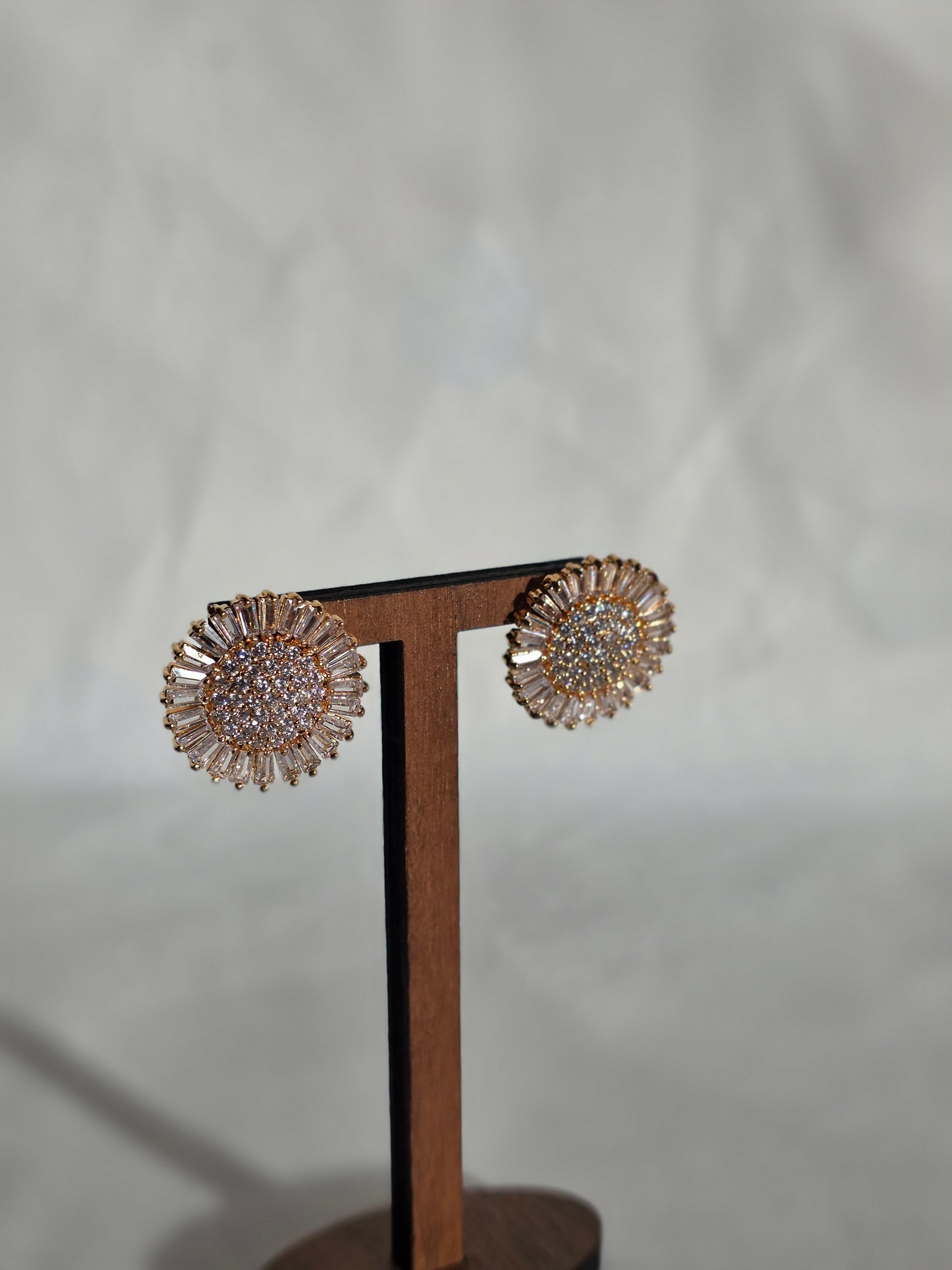 Elegant Gold Tone Crystal Stud Earrings – Classic Statement Design