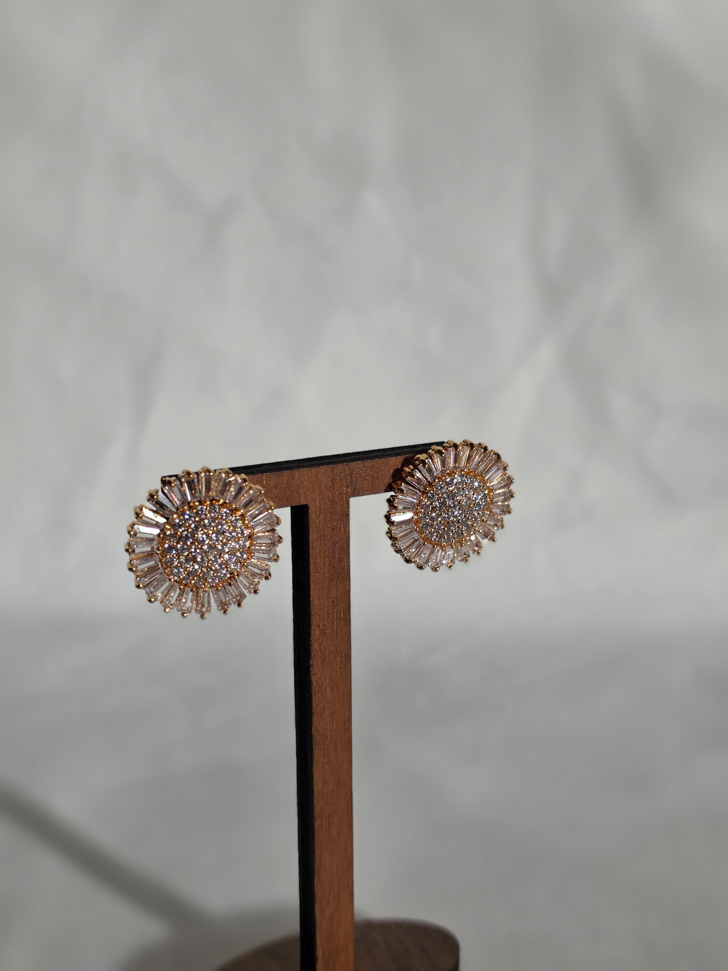 Elegant Gold Tone Crystal Stud Earrings – Classic Statement Design